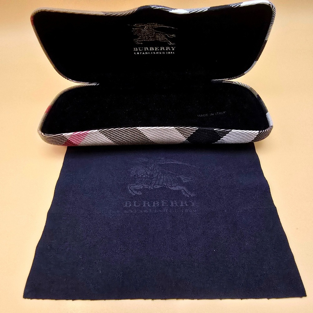 Burberry House Check Hard Eye/Sunglass Case w/ Cleaning Cloth‎ Italy Gold Logo